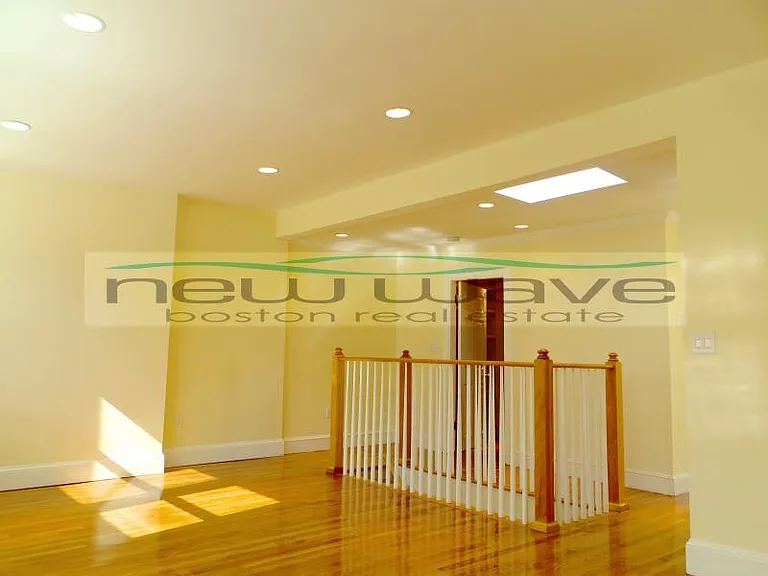 227 Newbury St #2 — Photo 10