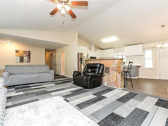 5th image of 788 Cedar Lake Dr SE