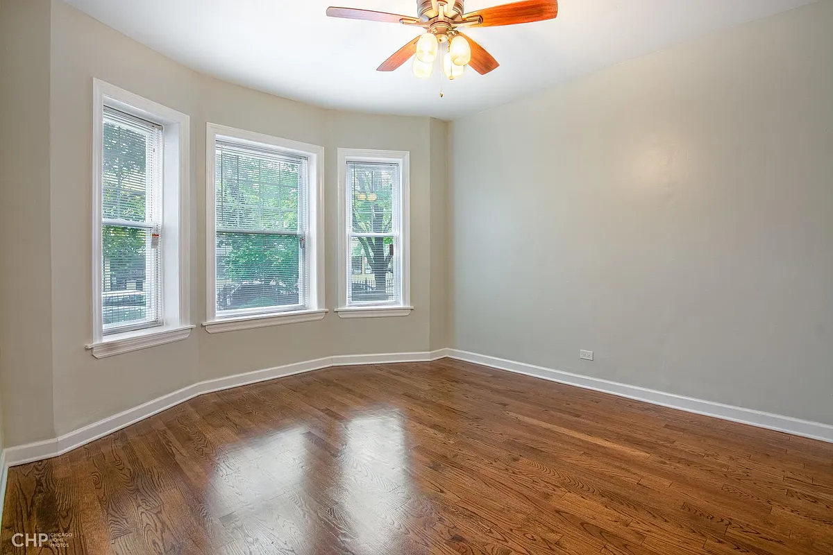 Building Photo - 4540 N Sheridan Rd #1