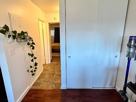 5th image of 1000 Queen Anne Ave N #403