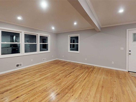 2nd image of 117 Dawn Dr
