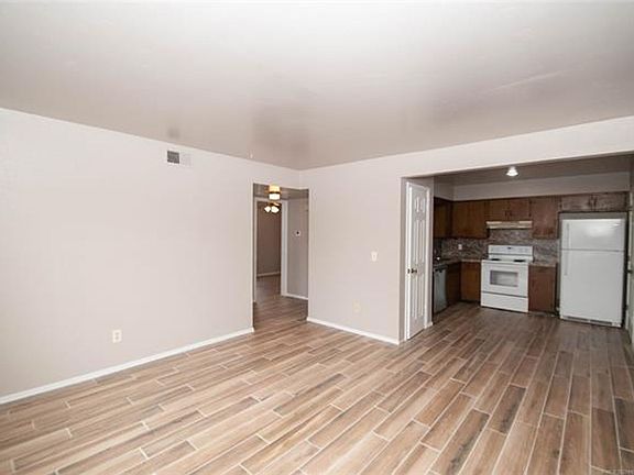 2nd image of 312 N Wilson Ave APT B