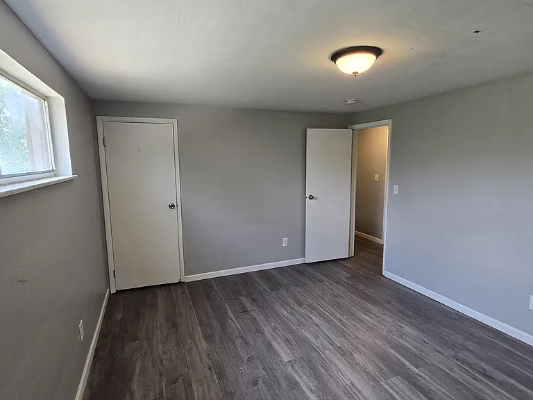 2103 Vantine St — Photo 2