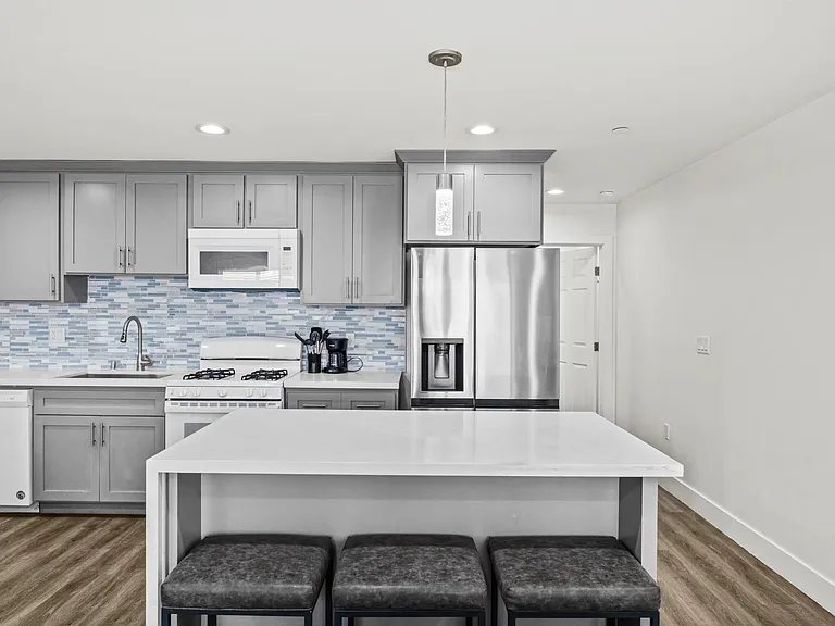 1029 S Montebello Blvd — Photo 31