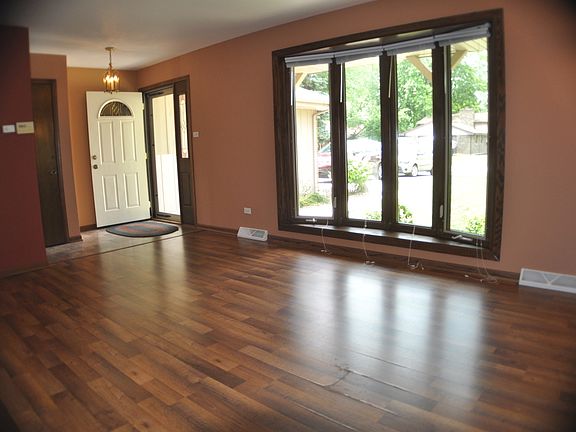 3rd image of 532 Parkshore Dr