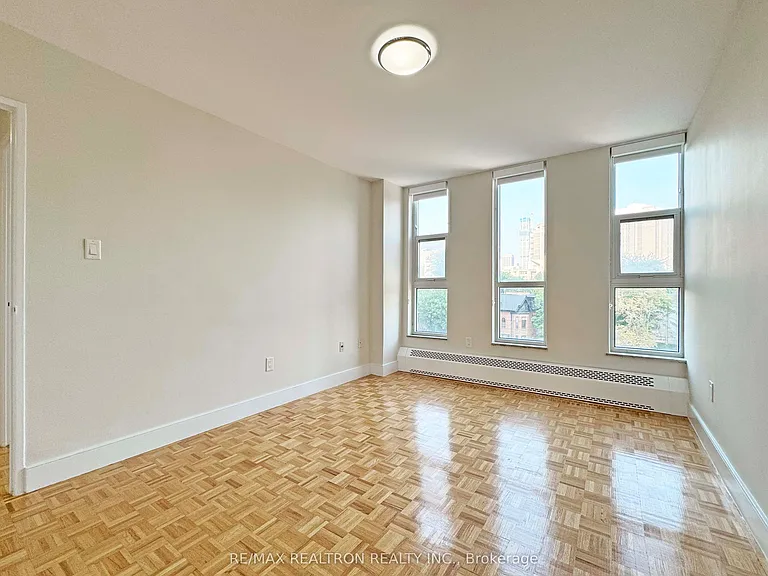 666 Spadina Ave #710 — Photo 9