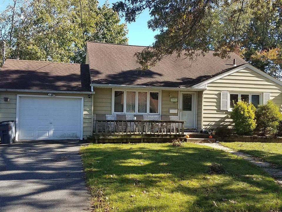 2nd image of 19 Durhamoc Ln