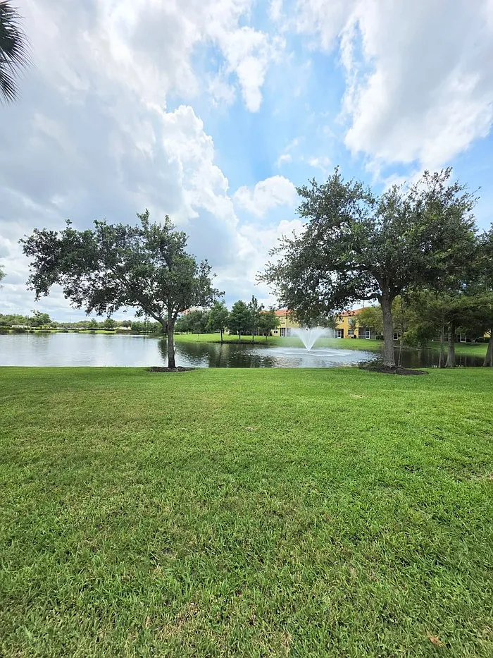 3 bed, 2.5 bath, 1901 sqft, $1,875 — Photo 4