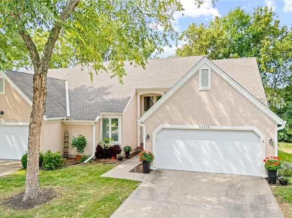 12212 Grant Ln, Overland Park, KS 66213