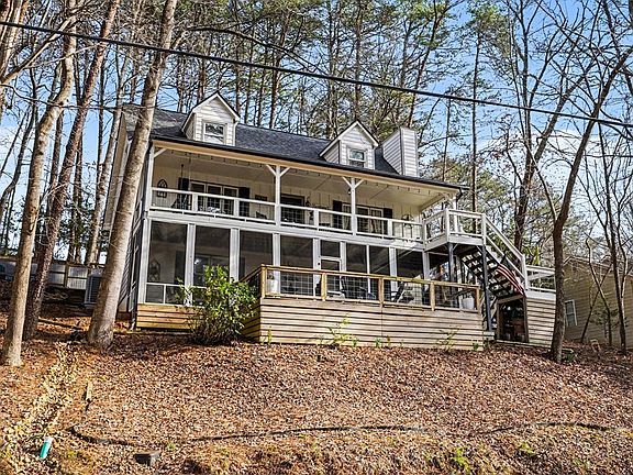 3rd image of 211 Hillside Dr