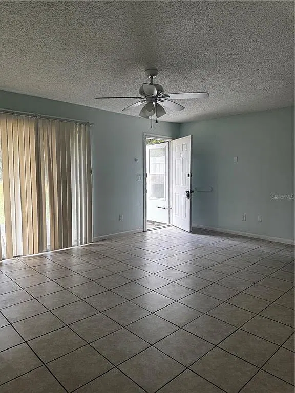 2 bed, 1.5 bath, 900 sqft, $1,150 — Photo 2