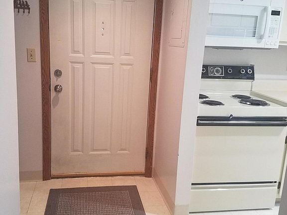 2nd image of 1460 E Pond Dr #20