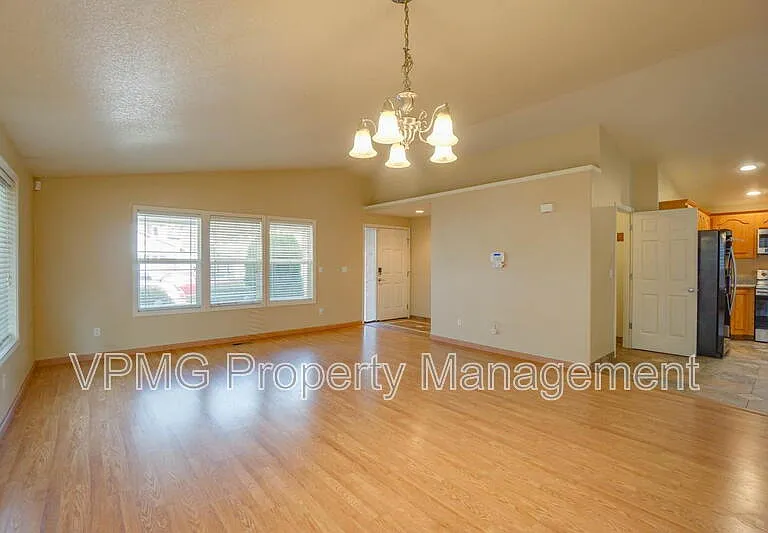 8620 NE 90th Pl — Photo 6