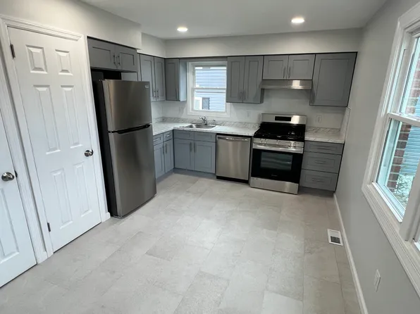 56 Bartha Ave, Edison, NJ 08817