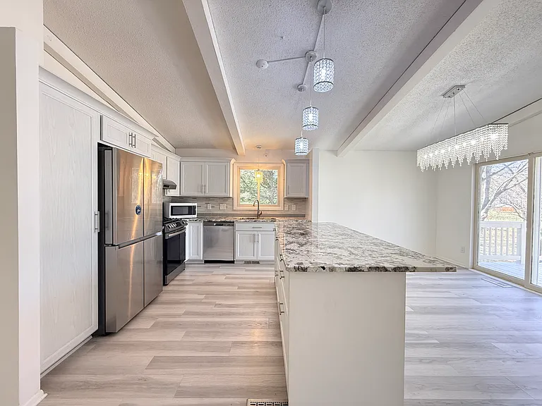 18056 S Shore Ln W — Photo 5