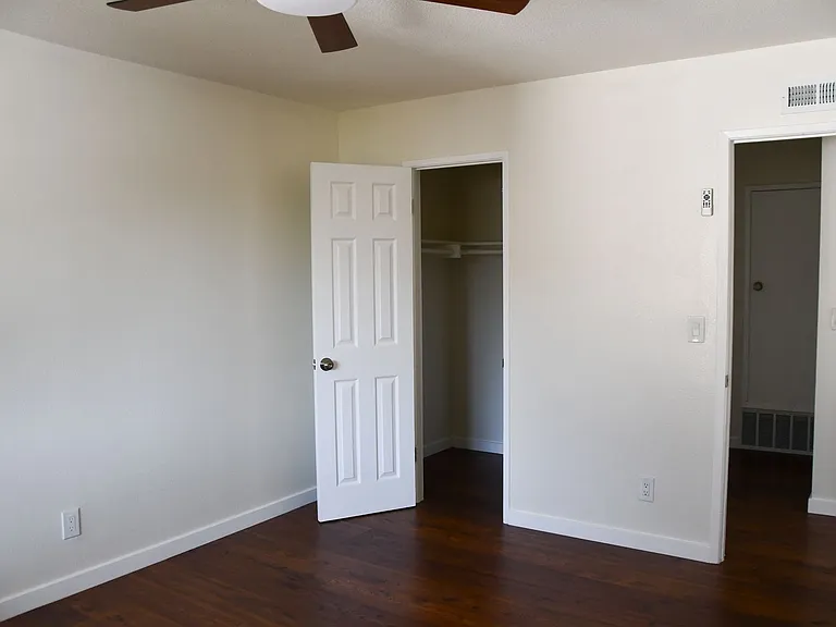 12071 Laguna St — Photo 15