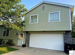 11056 Mary St, Omaha, NE 68164