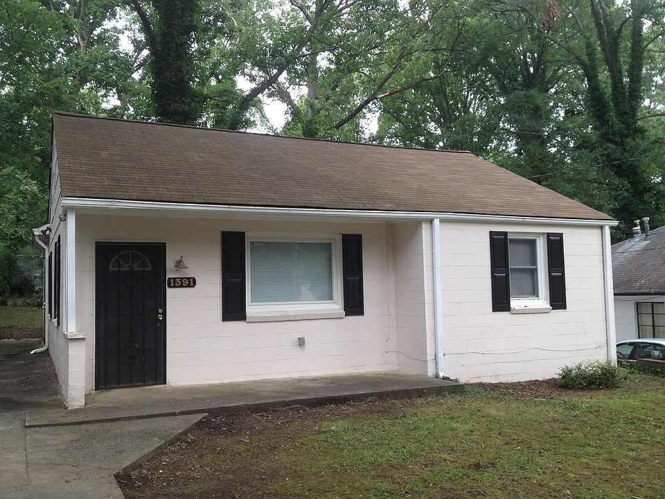 2nd image of 1391 Graymont Dr SW