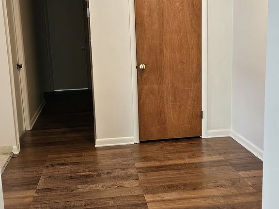3rd image of 1613-1615 W South St #1615-2