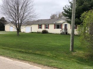 26 W Barnes Rd, Fostoria, MI 48435