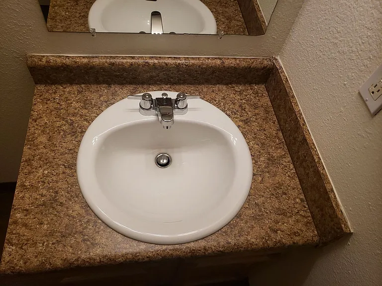 Glen Crest Apartments — Photo 7