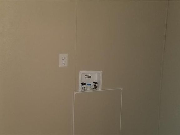 4th image of 309 Vista Dr