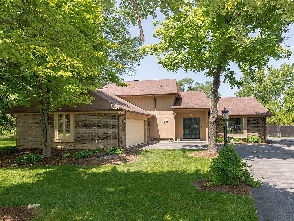 1st image of 850 Sleepy Hollow Pl