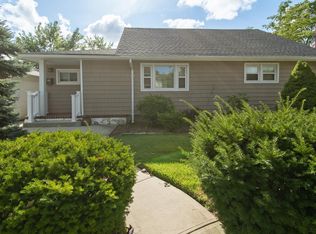 2424 N Jerusalem Rd, North Bellmore, NY 11710