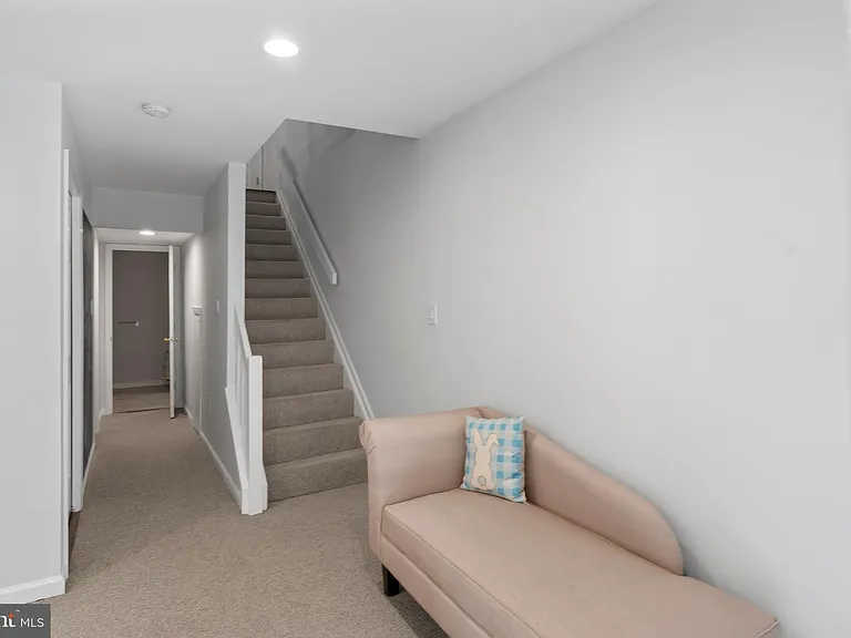 10267 Green Holly Ter — Photo 32