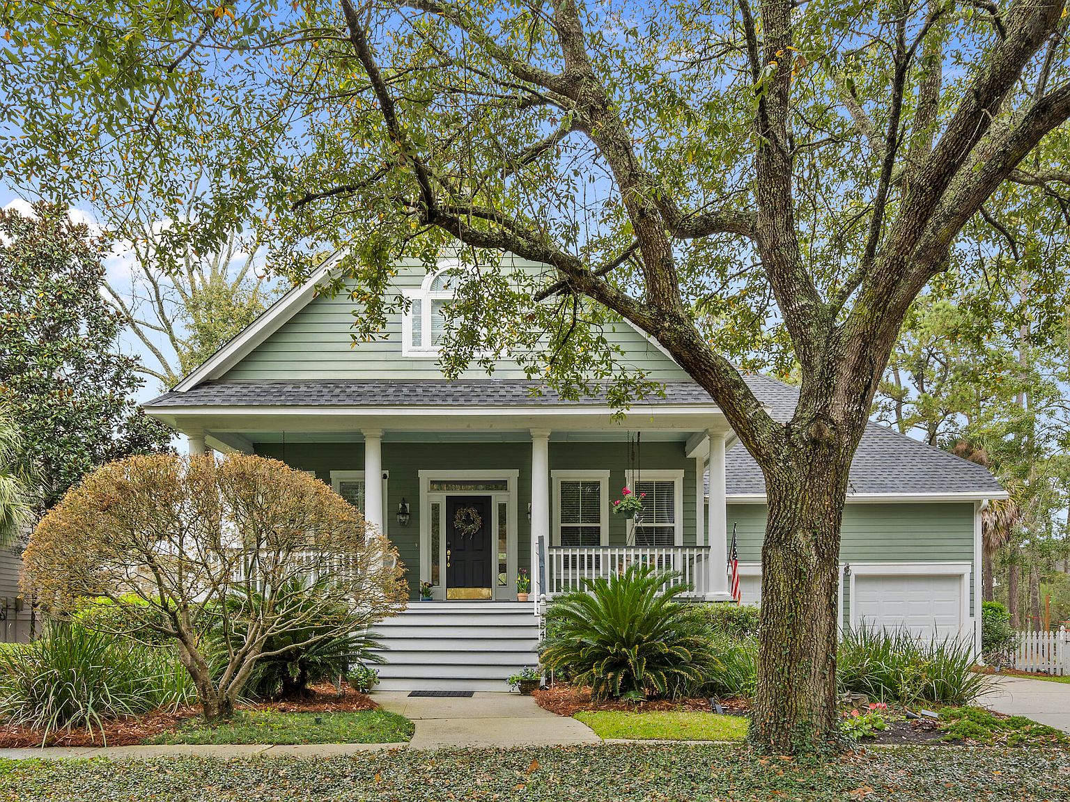 154 Scott St Charleston SC 29492 Zillow   92d05310ddba11a7019e99f315d5dad7 Cc Ft 1536 