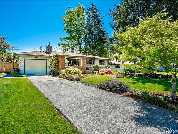4th image of 3316 Plymouth Dr