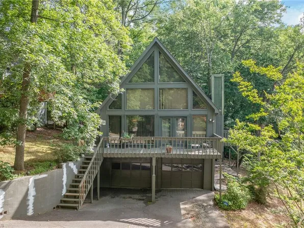 1920 Chateau Rdg, Winston Salem, NC 27103