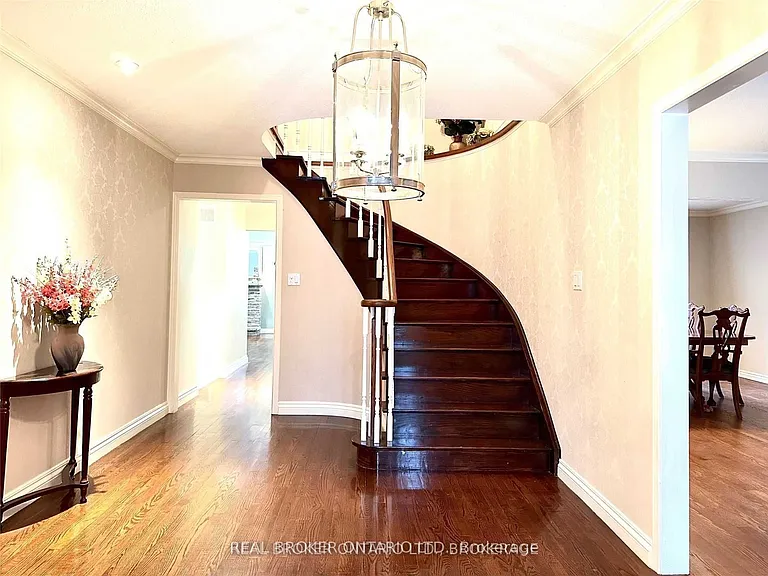 2524 King Richards Pl — Photo 2
