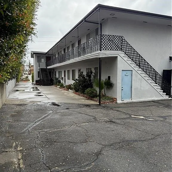 425 Allen Ave #D — Photo 10