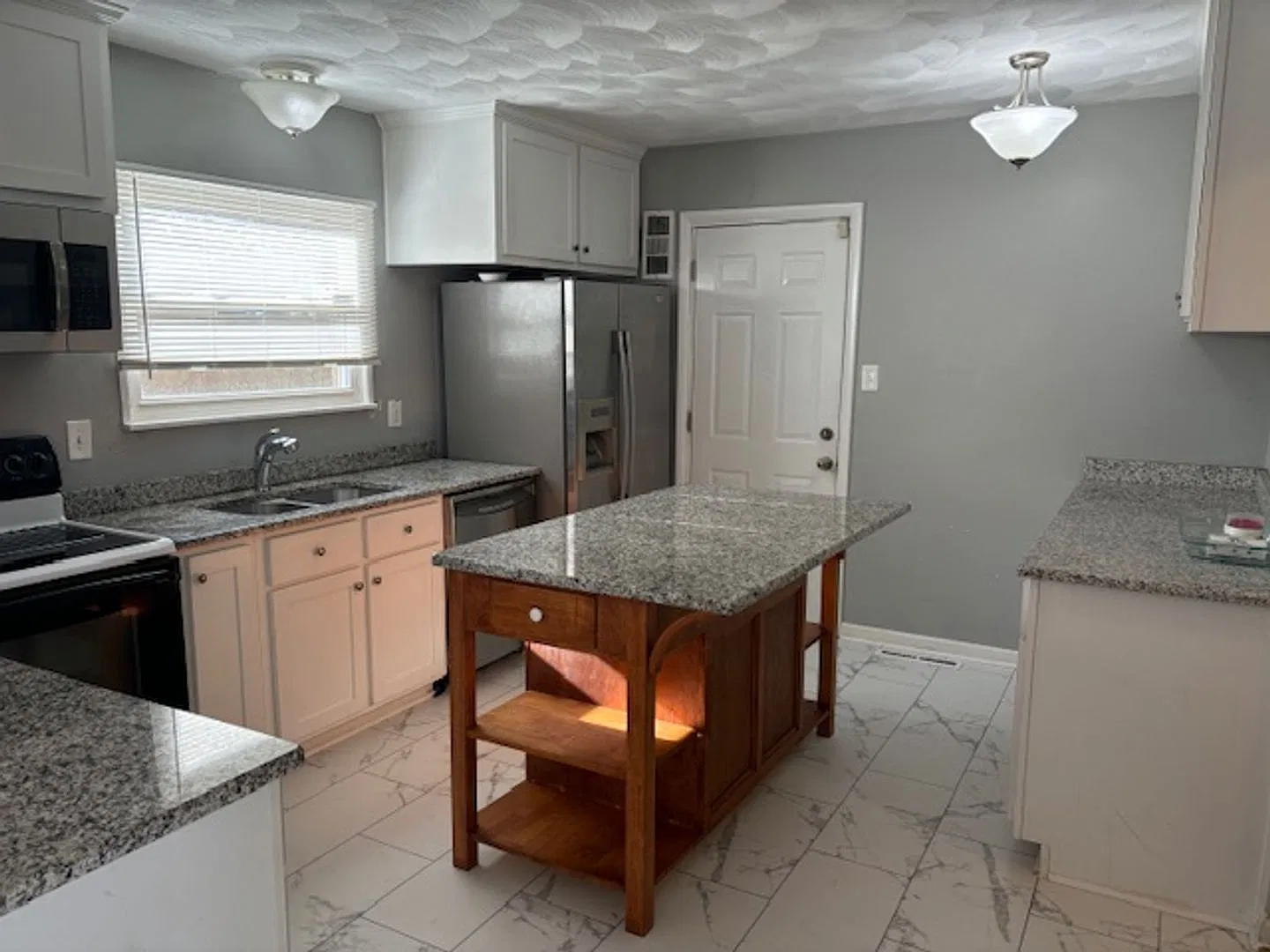 Pembroke Manor — Photo 2