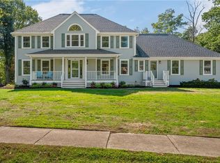 4 Regal Point, Barrington, RI 02806