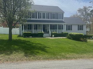 48 Slade St, Dartmouth, MA 02747