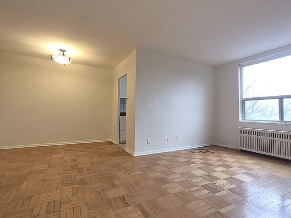 3rd image of 6 Glen Echo Rd #304