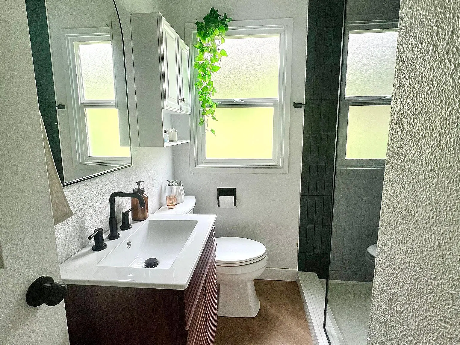 3 bed, 1242 sqft, $2,400 — Photo 3