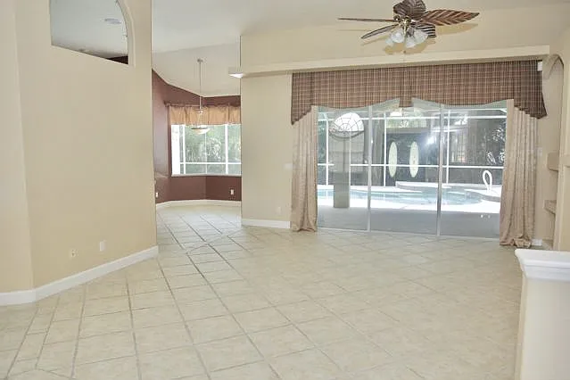 915 Starling Way — Photo 7
