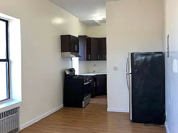 5th image of 1656 Saint Johns Pl APT 3D
