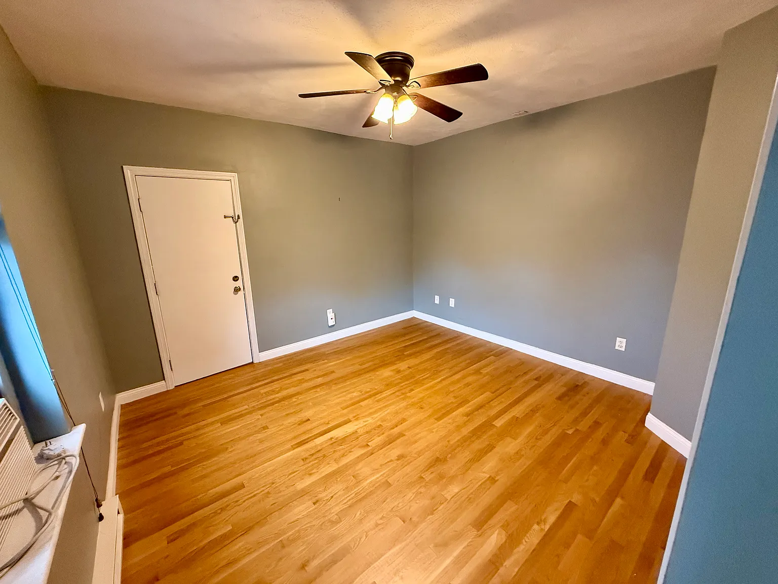 1810 Dorchester Ave — Photo 2