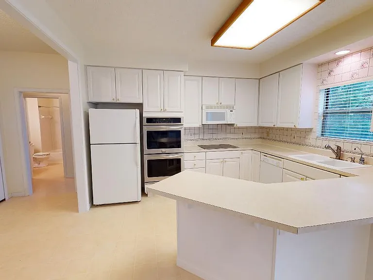 6498 Ringsend Ct — Photo 18
