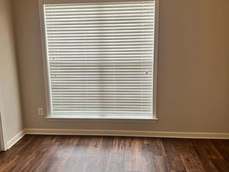 1124 Stafford Dr — Photo 16