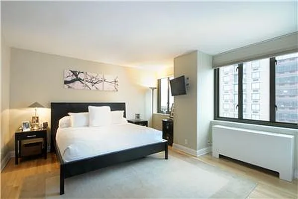 Sold by Warburg | media 13