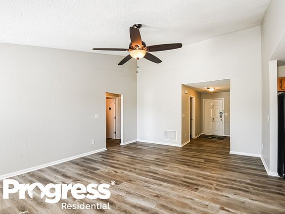4th image of 5550 Wood Hollow Dr