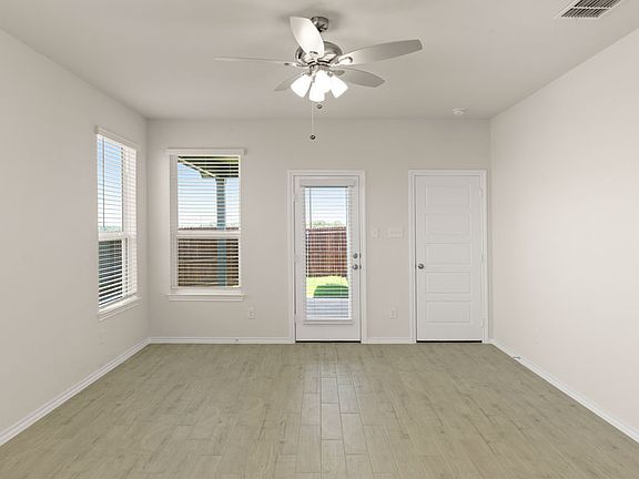 5th image of 3134 Apple Creek Ave