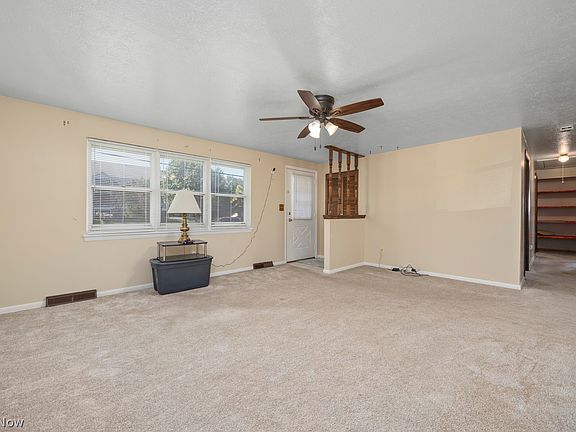 3rd image of 195 Moore Rd
