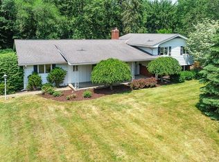 7502 Hollycroft Ln, Mentor, OH 44060