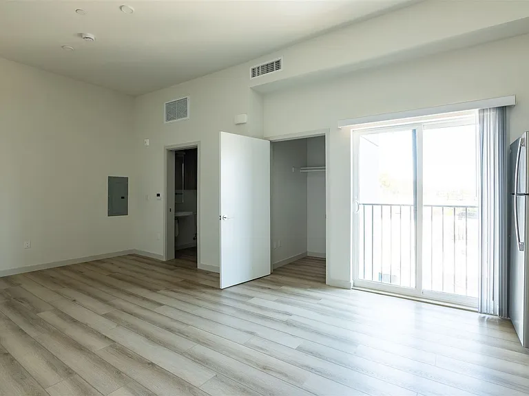4233 Kansas Street — Photo 15